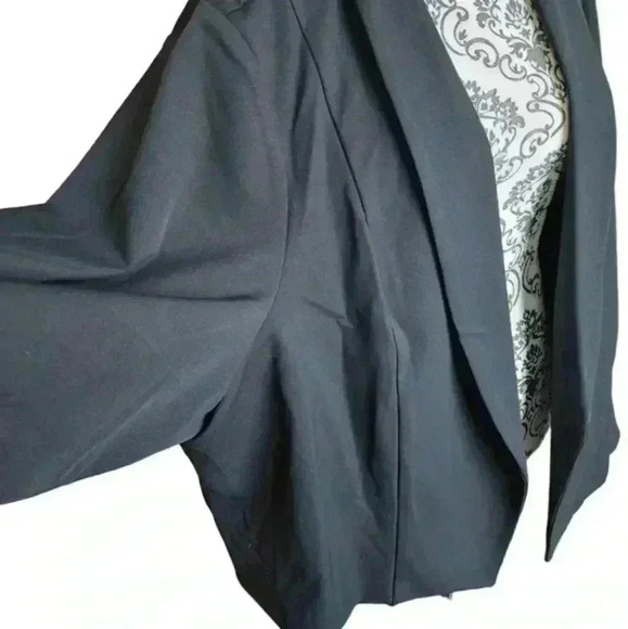 Torrid Studio Luxe Woven Open Front Blazer Deep  Crop Black Women's Plus size 5X - Picture 8 of 14
